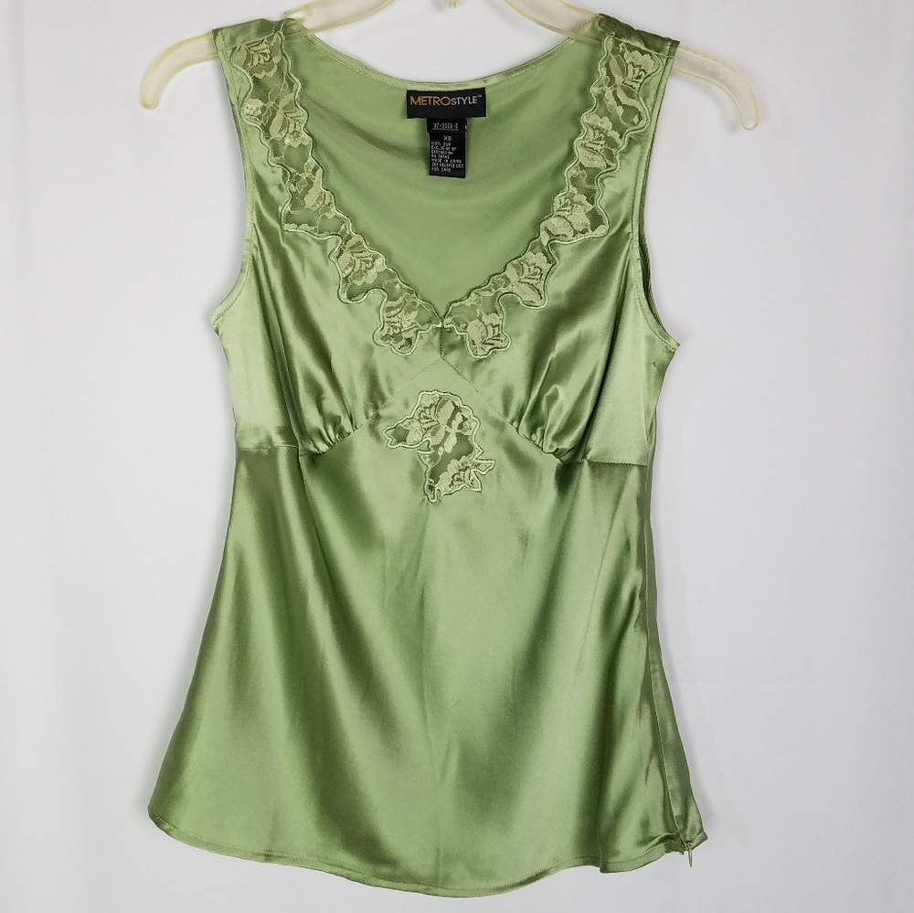 Metro Style satin silk lace sleeveless blouse